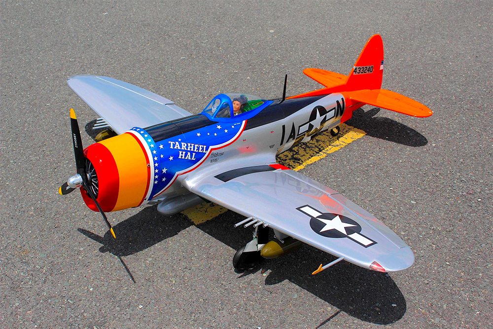 P47 Thunderbolt ''Tarheel Hal'' 35cc ARF 1,77m + train rentrant électrique